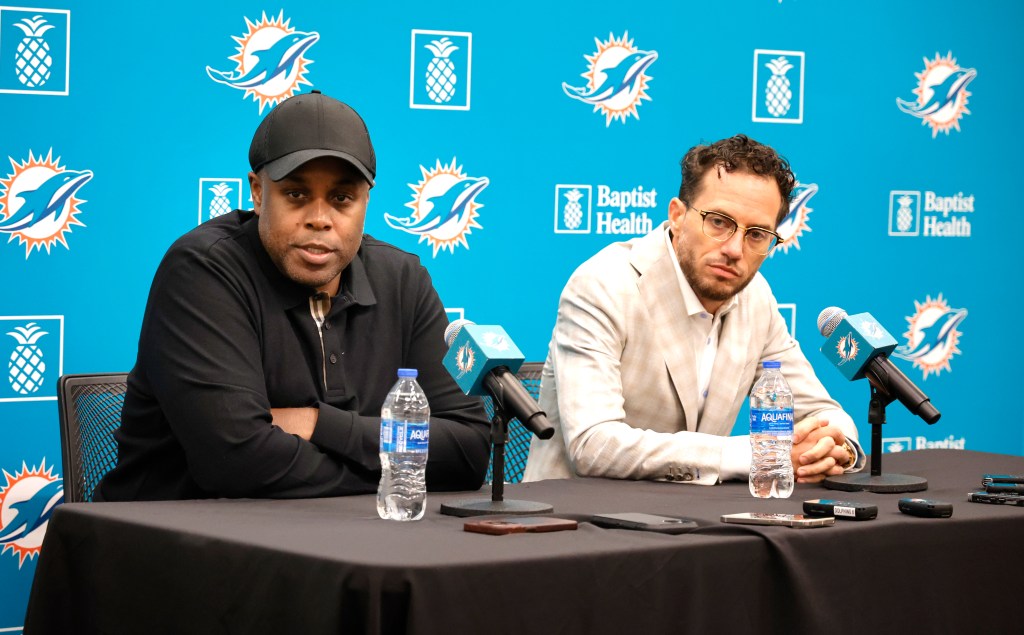 Dolphins start Day 3 of draft by trading out of fourth round