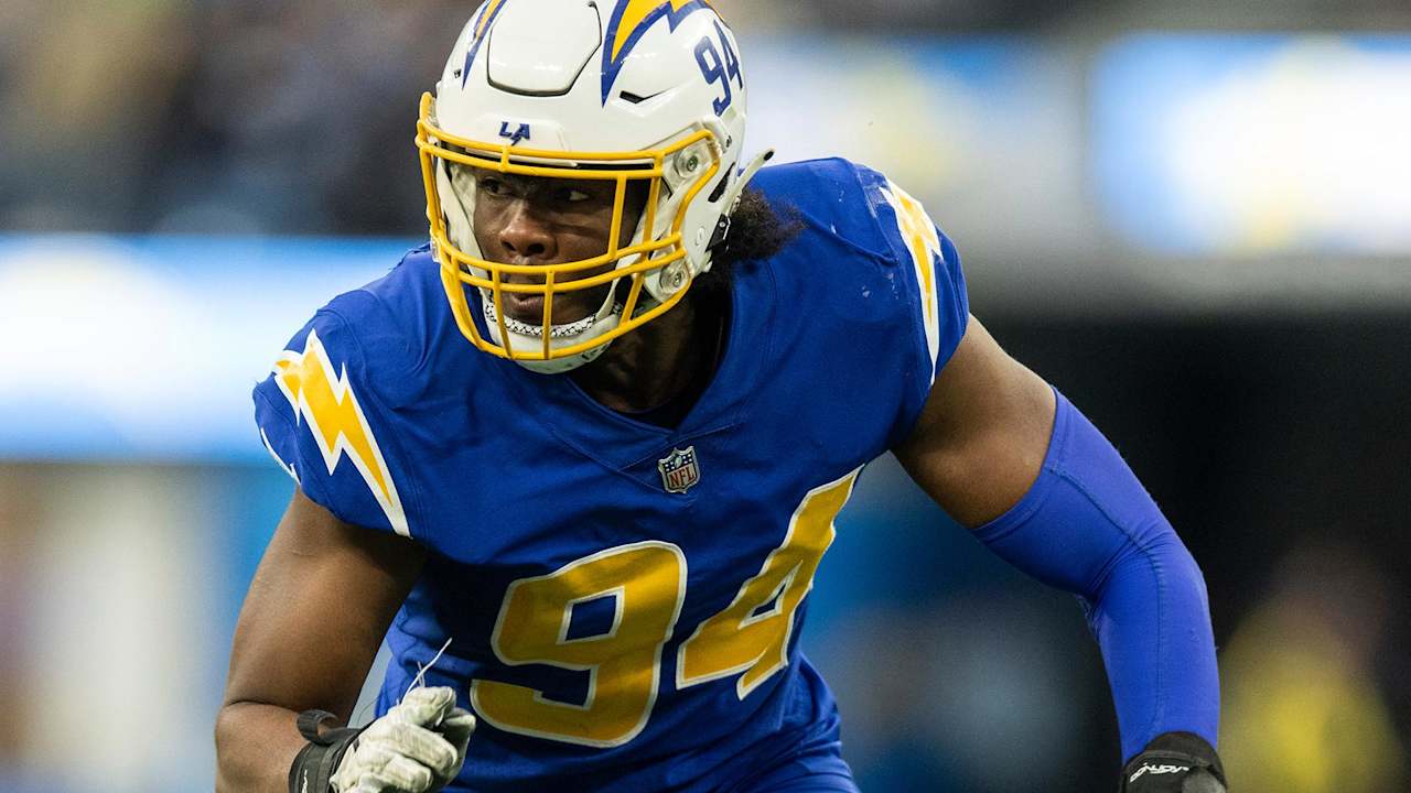 New Orleans Saints agree to terms with DE Chris Rumph II