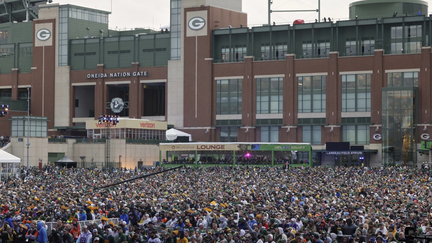 Shedeur Sanders' wait continues on day 2 of the NFL draft