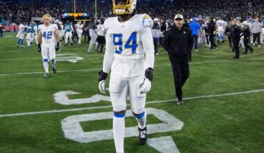Saints sign Chargers DE/OLB Chris Rumph II