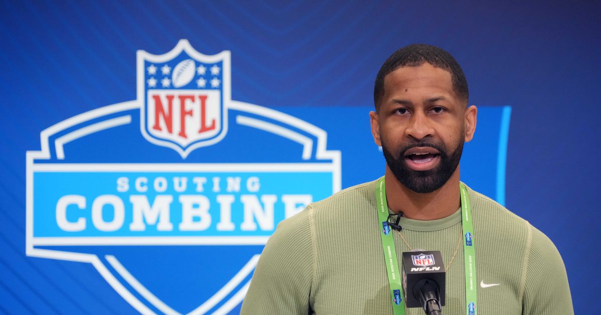 NFL free agency: Elijah Moore’s free agency takes tender turn, Bills visit