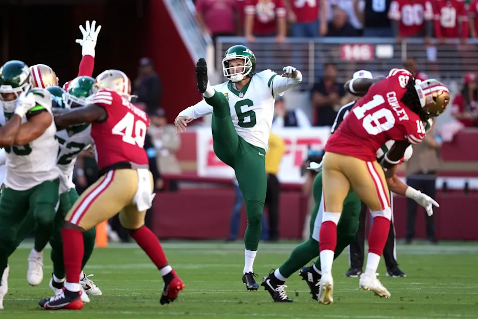 Sep 9, 2024; New York Jets punter Thomas Morstead (6) punts against the San Francisco 49ers. Mandatory Credit: Darren Yamashita-Imagn Images