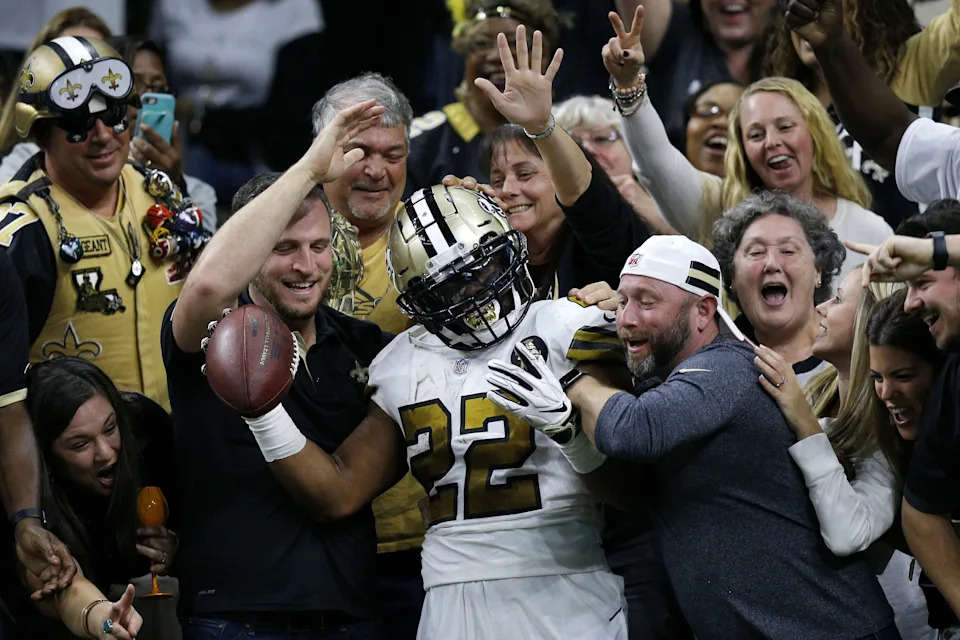 NEW ORLEANS, LOUISIANA - NOVEMBER 18: Mark Ingram #22 of the New Orleans Saints celebrates with fans after scoring a touchdown during the first half against the Philadelphia Eagles at the Mercedes-Benz Superdome on November 18, 2018 in New Orleans, Louisiana. (Photo by Jonathan Bachman/Getty Images)