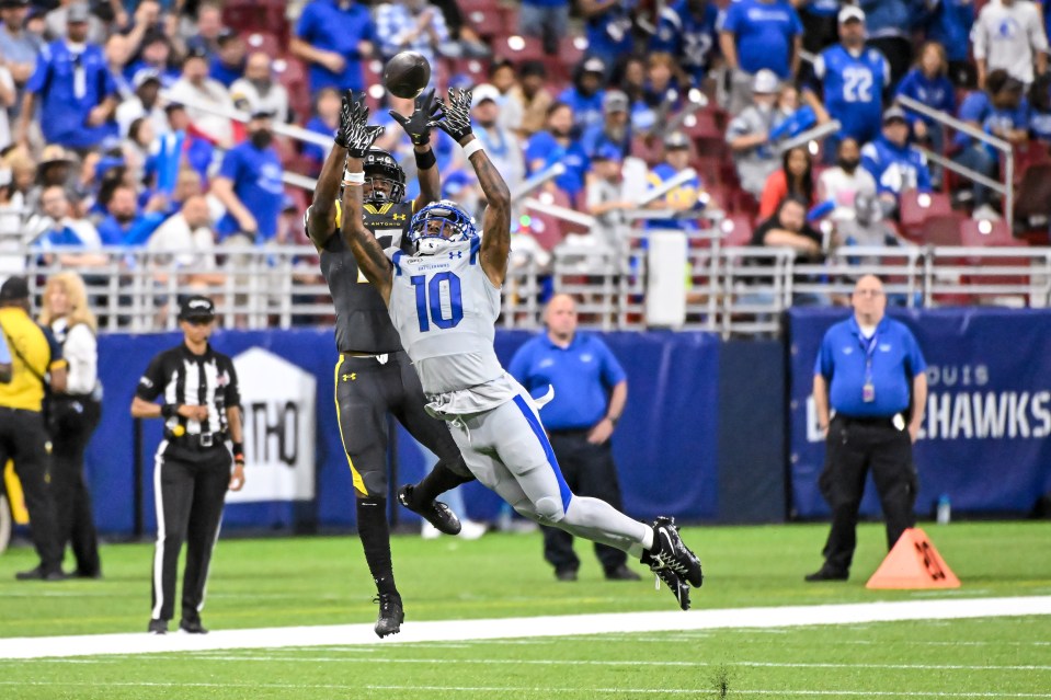 XFL crowds of 30,000 people are not enough to sustain the arena