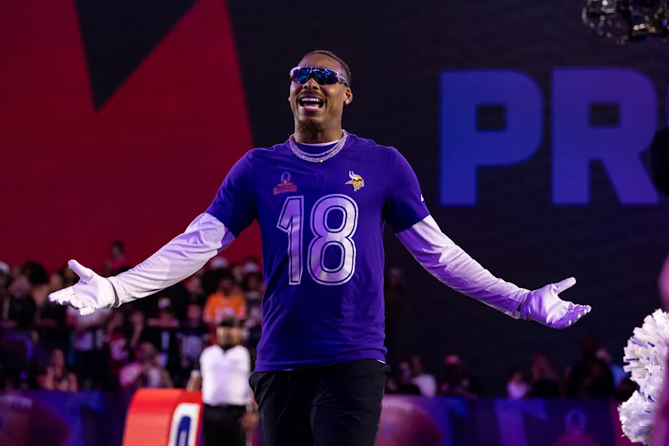 ORLANDO, FLORIDA - JANUARY 30: Justin Jefferson #18 of the Minnesota Vikings and NFC reacts during the 2025 NFL Pro Bowl Skills Showdown on January 30, 2025 at the UCF Campus in Orlando, Florida. (Photo by Lauren Leigh Bacho/Getty Images)
