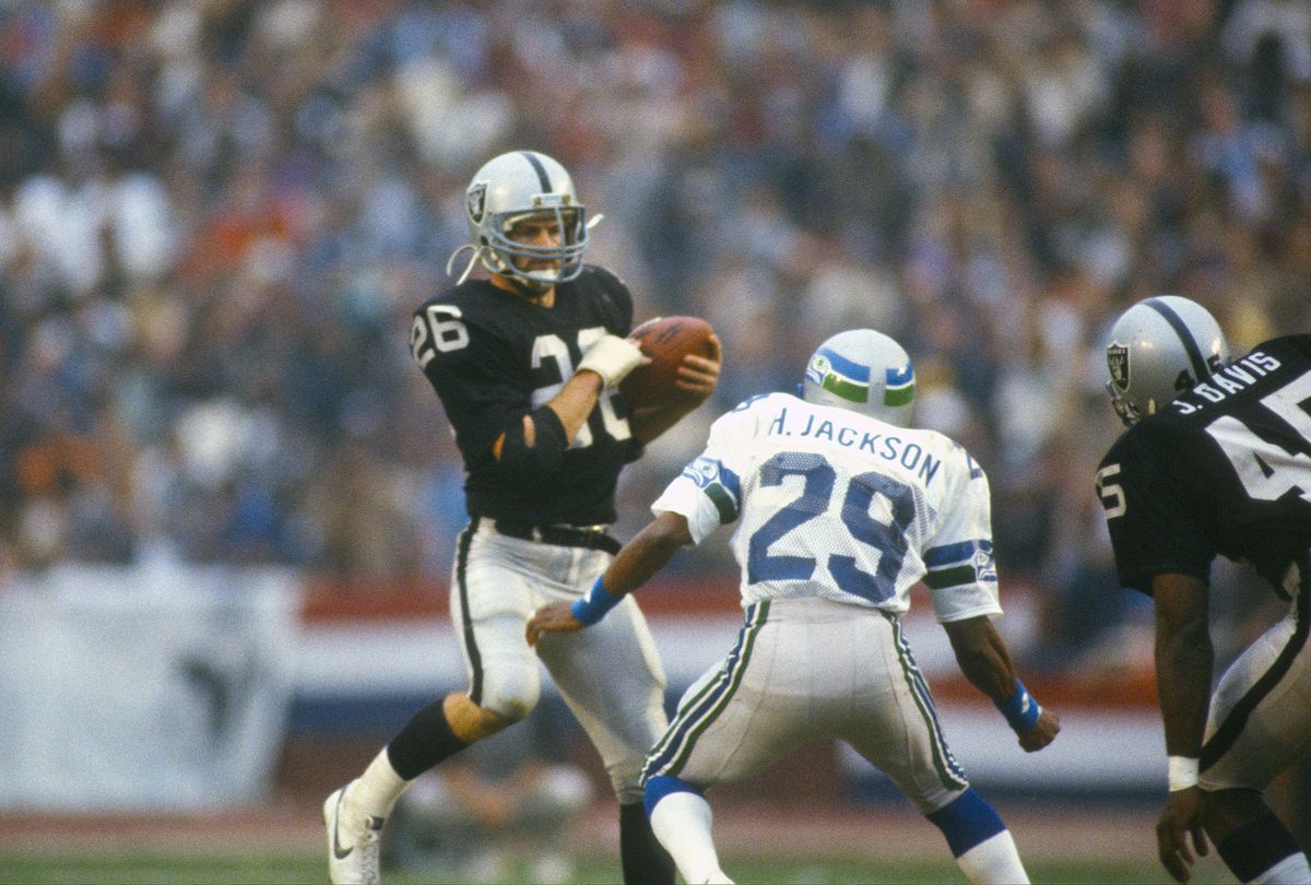 Seattle Seahawks v Los Angeles Raiders