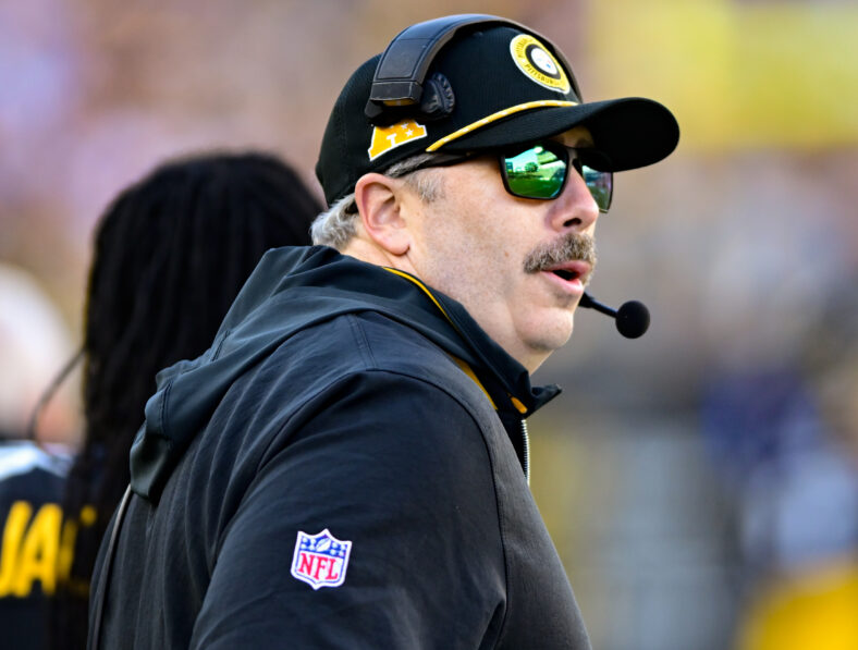 Steelers offensive coordinator Arthur Smith