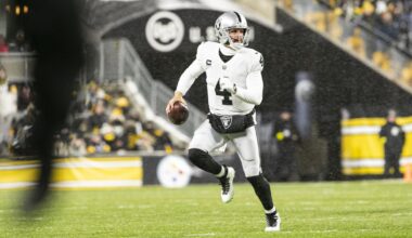 Raiders history: Fan look kindly on Derek Carr days at quarterback