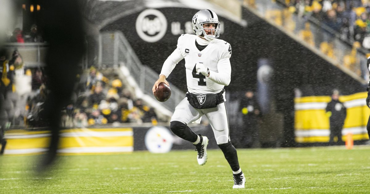 Raiders history: Fan look kindly on Derek Carr days at quarterback