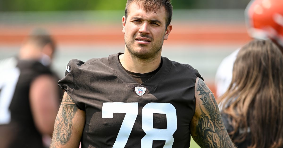 Browns roster: Raise your hand if you think the offensive tackle position is fixed