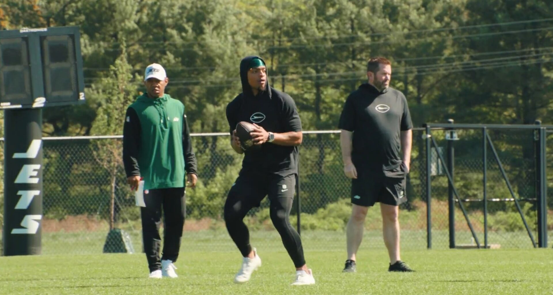 New York Jets fans divided over new Justin Fields video after quarterback's shock switch from Pittsburgh Steelers