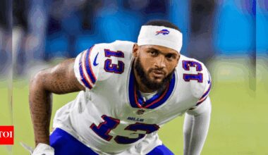 “The Jaguars signed Gabe Davis to a 3 year $39 million contract just to catch 20 balls and be released a year later”: Fans predict Buffalo Bills to be Gabe Davis’ next stop