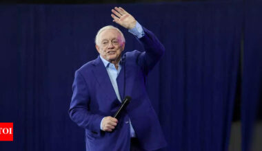 Jerry Jones retirement rumors swirl after Cowboys' bold moves—but insiders say he’s still running the show | NFL News