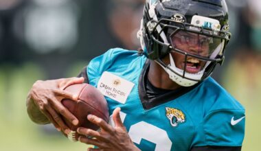 Jaguars' Travis Hunter will move to defense after wowing fans on offense during rookie camp
