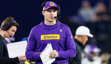 Minnesota Vikings turns attention to veteran NFL quarterback after Aaron Rodgers decision but face $20 million choice
