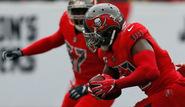 Former linebacker Adarius Taylor left son, 6, in his car to meet 'prostitute' - MARCA