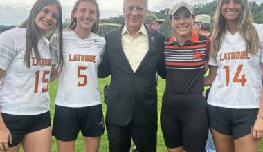 8499736_web1_gtr-LatFlagClock