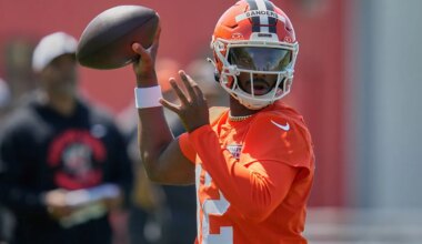 A former NFL general manager gives Shedeur Sanders his vote of approval: "He's a leader" - MARCA