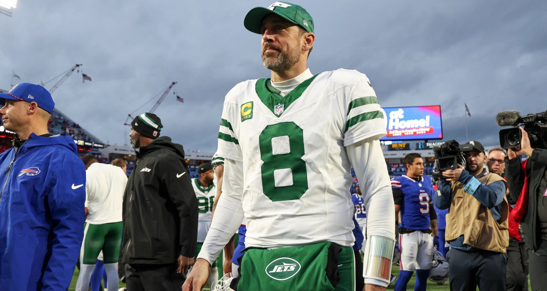 Aaron Rodgers insider opens up on 'personal issues' and Steelers contract decision date