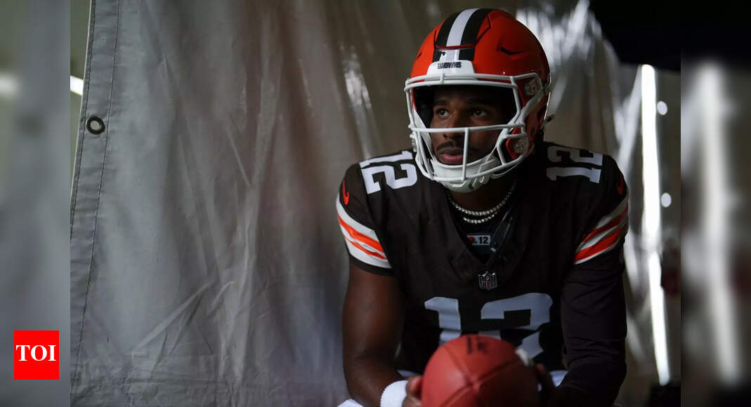 Shedeur Sanders officially signs his rookie contract with the Cleveland Browns, fans say "His NIL deal was bigger" | NFL News