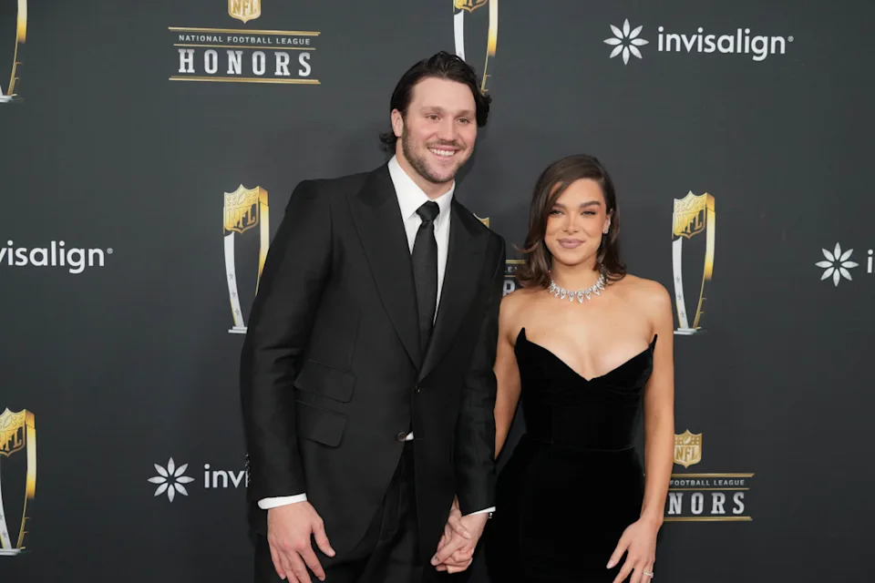 Buffalo Bills quarterback Josh Allen and actress-singer Hailee Steinfeld at the NFL Honors.Kirby Lee-Imagn Images