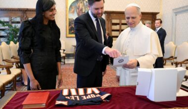 JD Vance gifts Pope Leo custom Chicago Bears jersey: Watch video