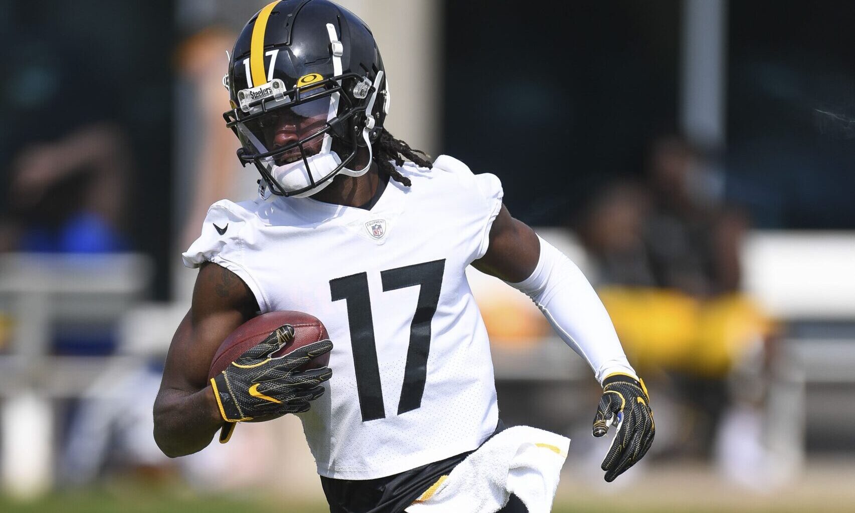 Former Steelers WR Continues to Turn Heads in UFL