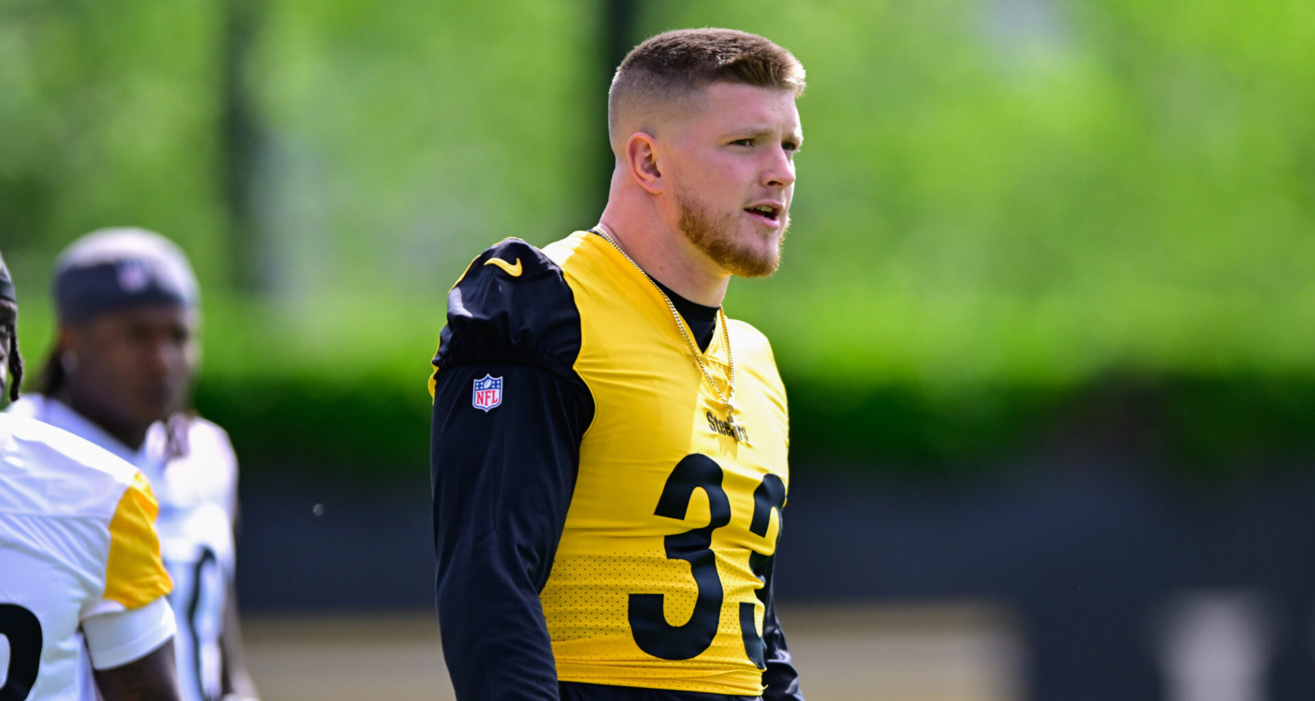 Jack Sawyer Lapping Up Leadership from Veteran Steelers OLBs