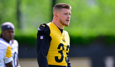 Jack Sawyer Lapping Up Leadership from Veteran Steelers OLBs