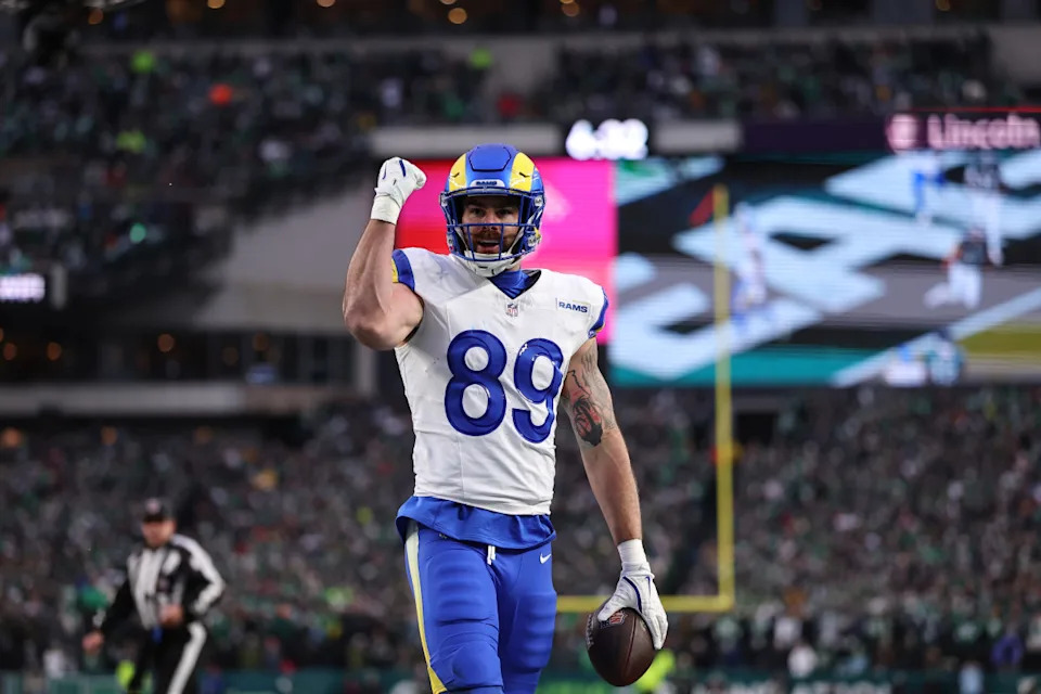 Los Angeles Rams tight end Tyler Higbee (89) celebrates after scoring a touchdown in the first quarter against the Philadelphia Eagles in a 2025 NFC divisional round game at Lincoln Financial Field.Bill Streicher-Imagn Images