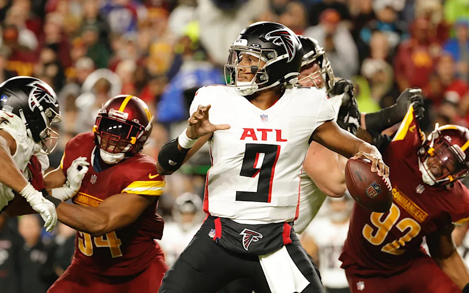 Dec 29, 2024; Landover, Maryland, USA; Atlanta Falcons quarterback Michael Penix Jr. (9) throws the ball against the Washington Commanders during the second half against the Atlanta Falcons at Northwest Stadium.© Amber Searls-Imagn Images