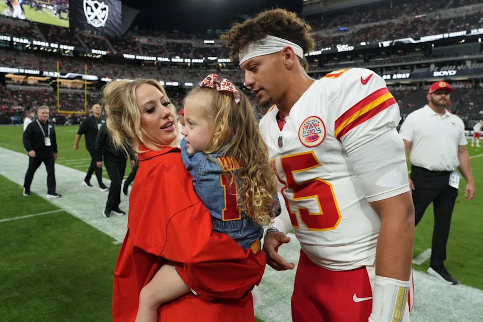 Kansas City Chiefs quarterback Patrick Mahomes and wife Brittany MahomesKirby Lee-Imagn Images