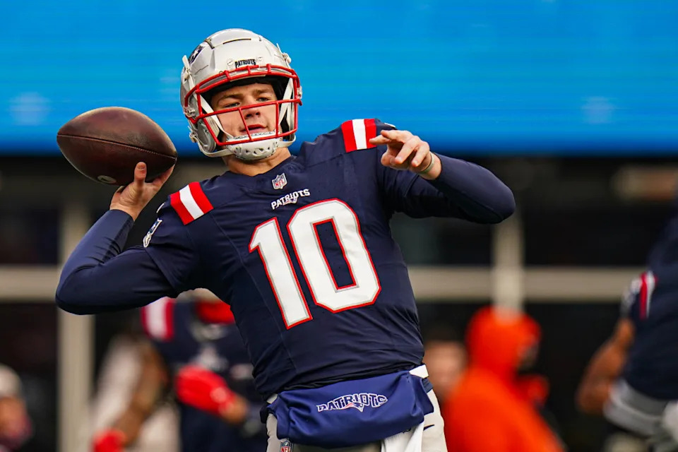 New England Patriots quarterback Drake Maye (10) warms up before the start of the game against the Buffalo Bills at Gillette Stadium.David Butler II-Imagn Images