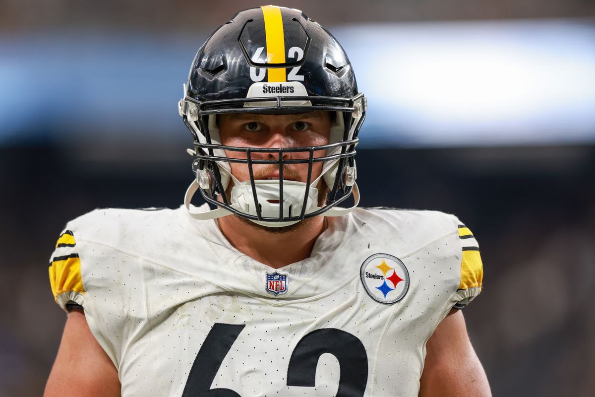 Pittsburgh Steelers center Ryan McCollum (62) walks off the field after a NFL game between the Pittsburgh Steelers a d the Las Vegas Raiders on October 13, 2024, at Allegiant Stadium in Las Vegas, NV.
