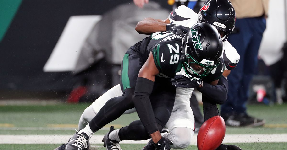 New York Jets News: Aaron Glenn Tips Cap To Dan Campbell