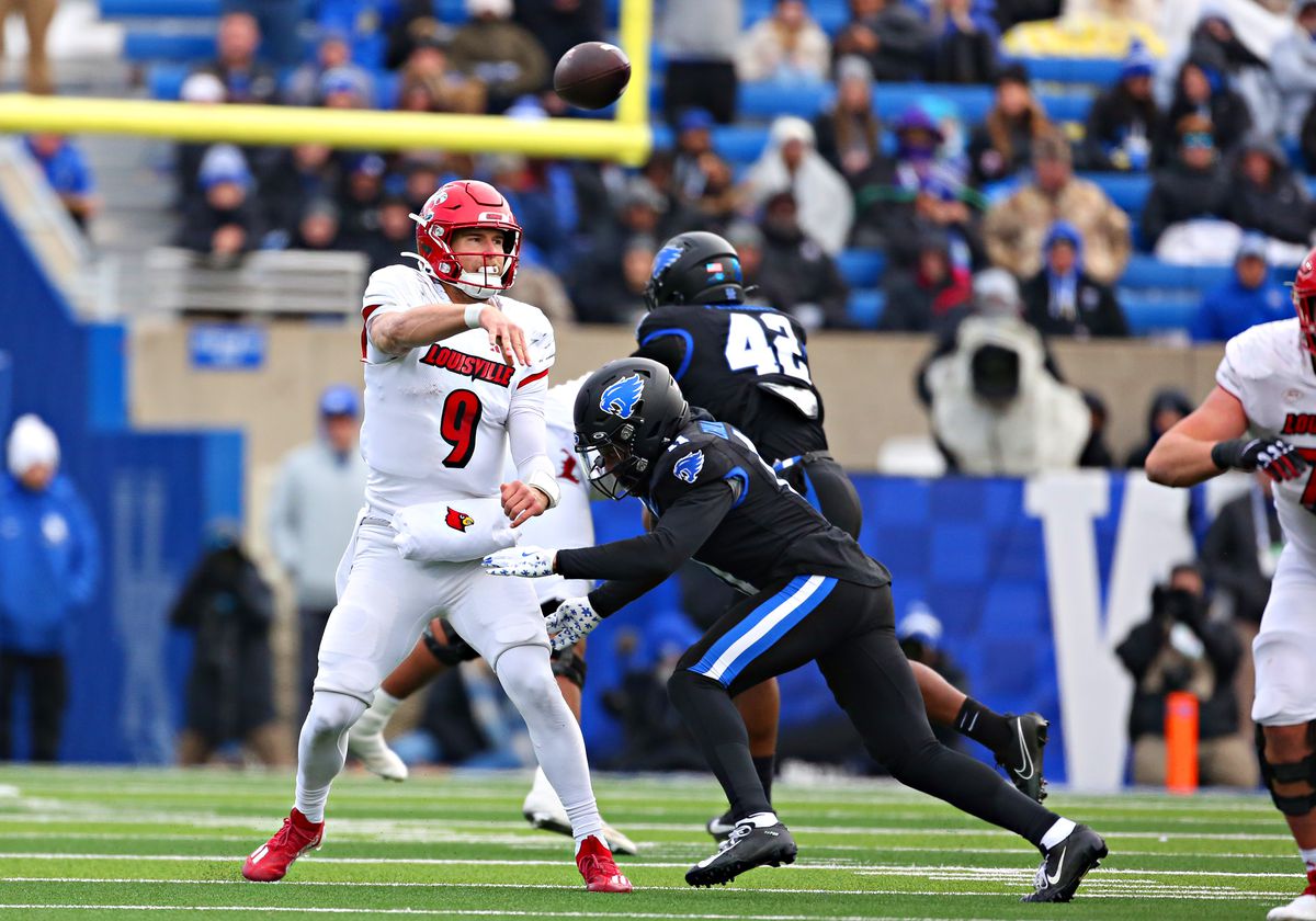 COLLEGE FOOTBALL: NOV 30 Louisville at Kentucky