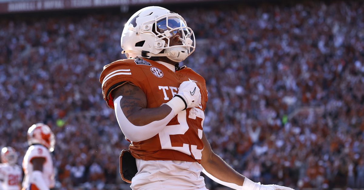 Dallas Cowboys sign running back Jaydon Blue to rookie deal