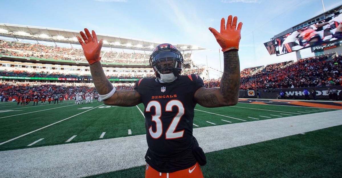 Trayveon Williams leaves Bengals; Derrick Henry signs contract extension with Ravens
