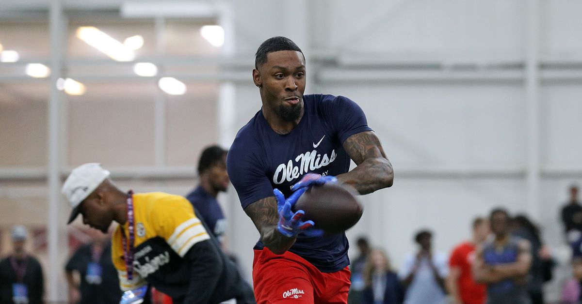 Report: Packers cornerback visitor has back concerns