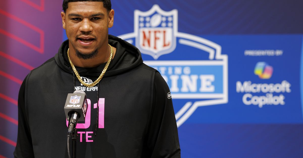 Seahawks News 5/24: Elijah Arroyo has the potential to by dynamic