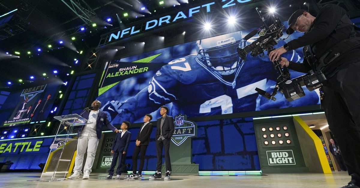 Back at the NFL Draft: You be the Seattle Seahawks GM for five minutes