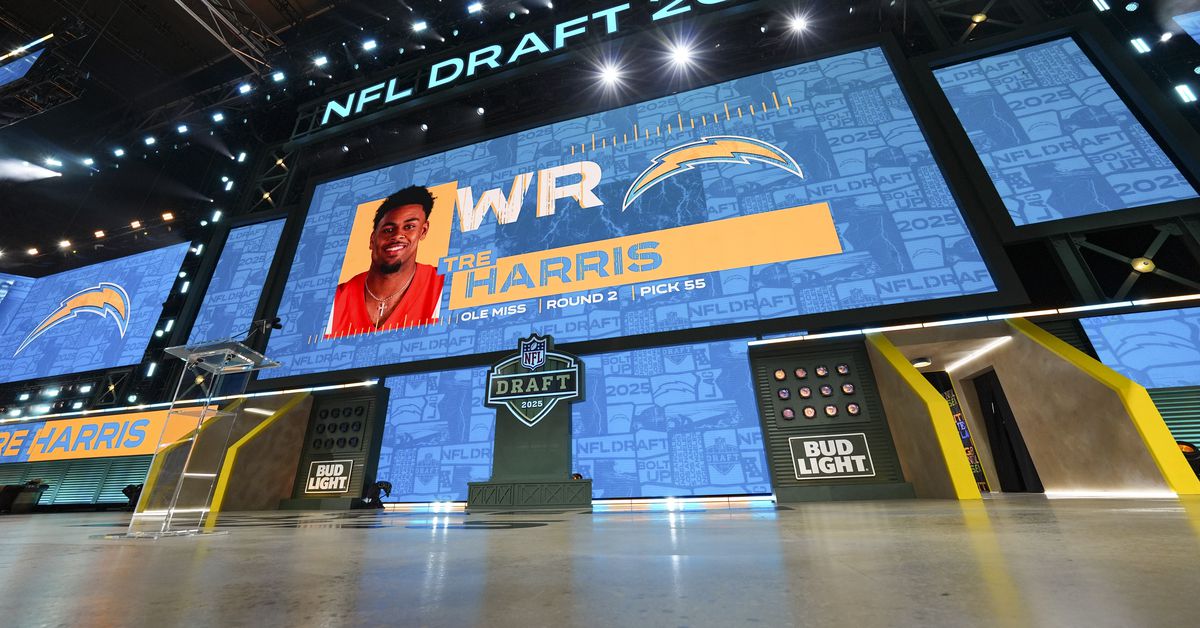 Chargers News: Dallas Goedert to remain in PHI w/ reworked contract