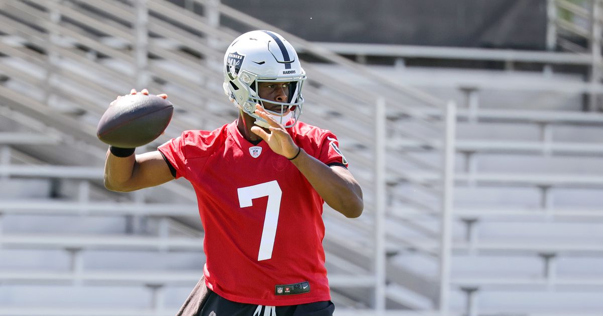 Raiders News: Geno Smith ranked as Top 10 quarterback