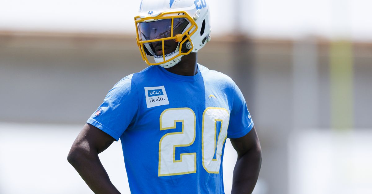 Cam Hart, Daiyan Henley among Chargers working off to side at OTAs