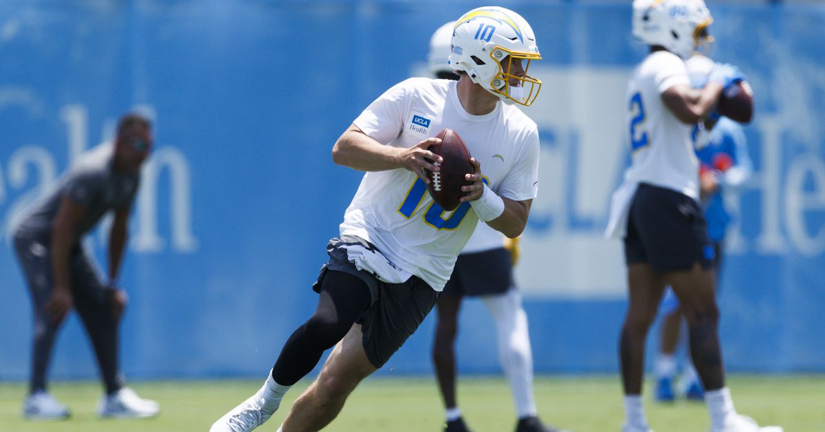 Chargers News: Terry Bradshaw calls Steelers’ pursuit of Aaron Rodgers ‘a joke’