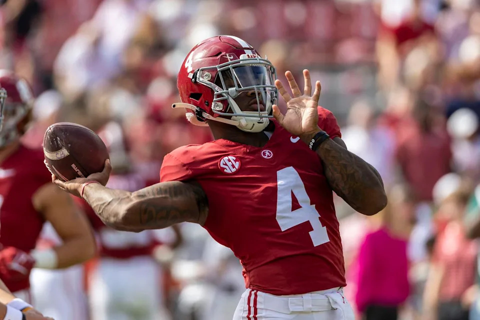 Alabama quarterback Jalen Milroe warms up before a game against Tennessee.