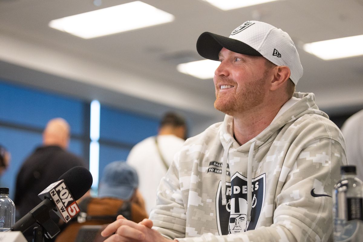 Las Vegas Raiders tight-end coach Luke Steckel speaks to the media during the Raiders’ coaching staff press conference, Wednesday May 28, 2025 in Las Vegas, Nev. Las Vegas Raiders tight-end coach Luke Steckel speaks to the media during the Raiders’ coaching staff press conference, Wednesday May 28, 2025 in Las Vegas, Nev.