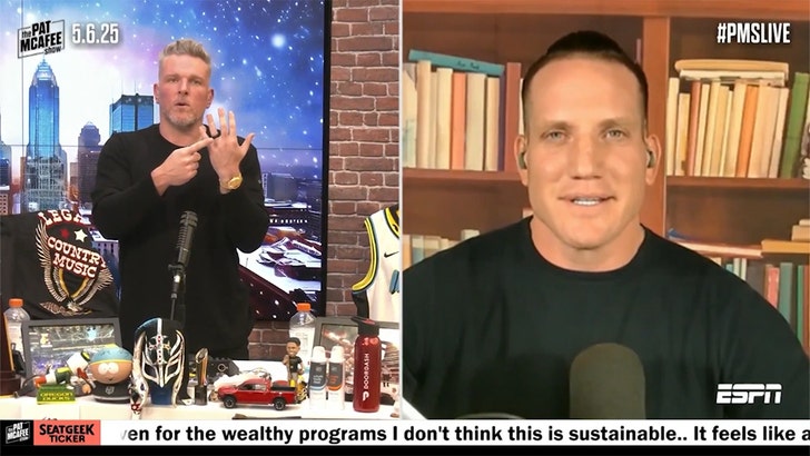 aj-hawk-aaron-rodgers-ring-kal-05-08-2025