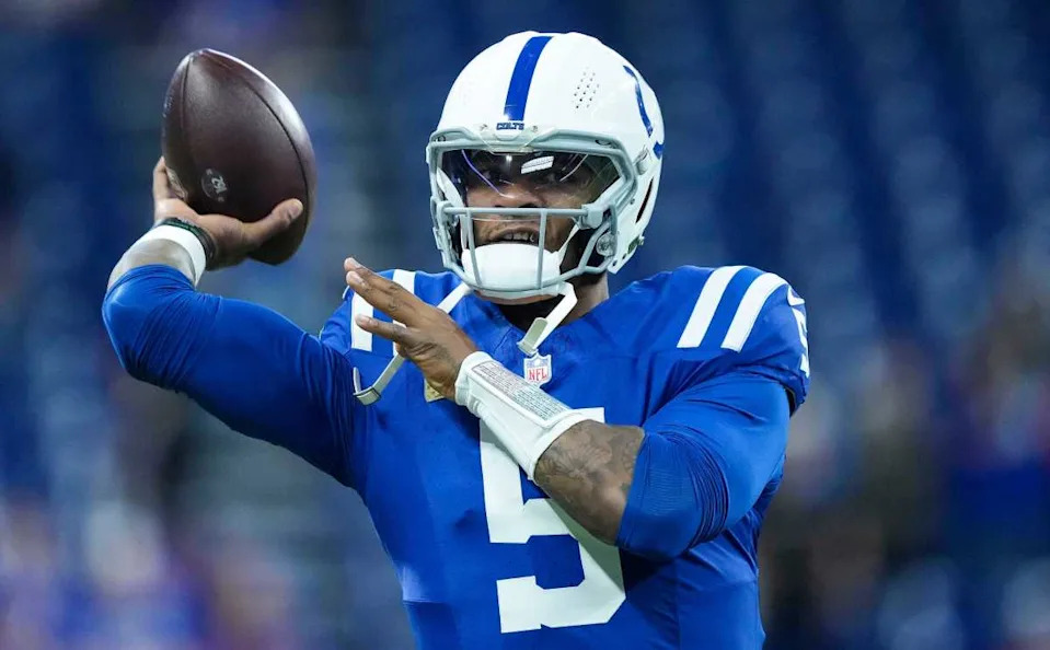 Indianapolis Colts quarterback Anthony Richardson (5) throws the ball during pregame warm-up Sunday, Nov. 10, 2024, ahead of a game against the Buffalo Bills at Lucas Oil Stadium in Indianapolis.© Grace Hollars&sol;IndyStar &sol; USA TODAY NETWORK via Imagn Images