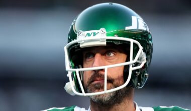 Aaron Rodgers 'played role in Steelers ignoring Shedeur Sanders' - Football - Sports